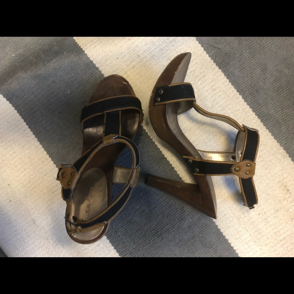 Platform sandals